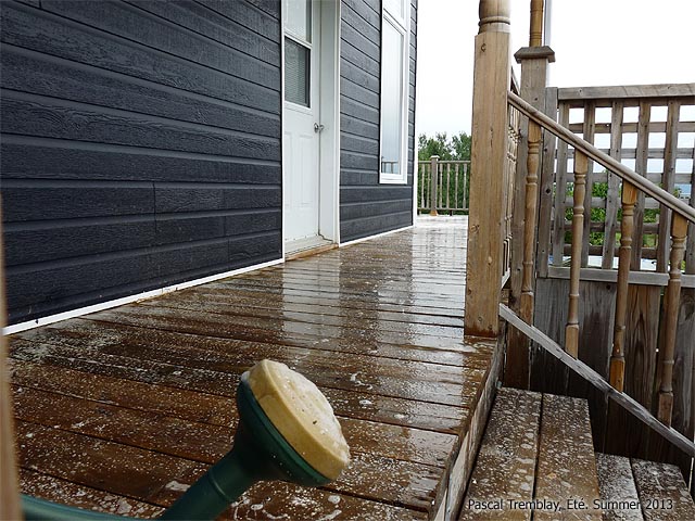 how to clean your deck - cleaning deck before staining
