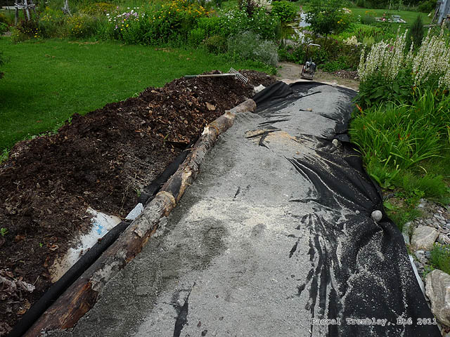 Bordures de jardin en rondin - Les chemins du jardin photos de construction - Photos d'allées de jardin