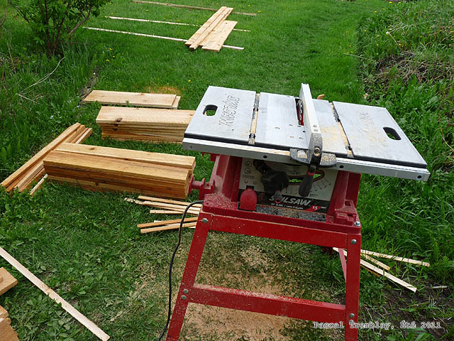 fabriquer Jardinière balcon - jardinière bois - jardinière idées design - Jardinière pas cher