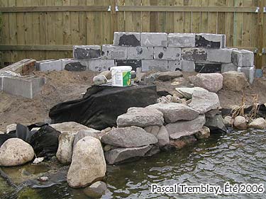 Cascade d'eau en pierres - Comment construire une cascade de bassin - Construire chute d'eau