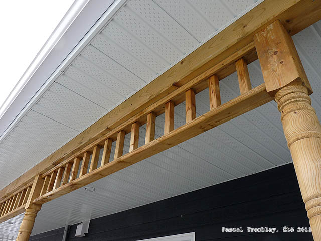 Ornements ou éléments victoriens en bois traité - Dentelle de galerie - Faire un Porche en bois