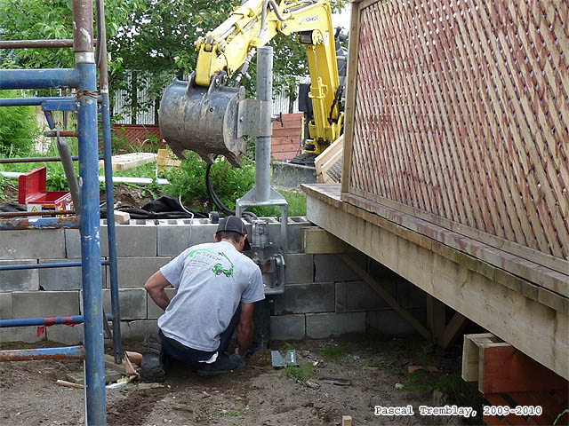 Pieux vissés - Construction d'une Terrasse en bois traité - Patio en bois