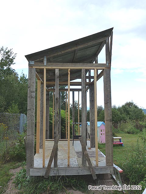 Fabrication d'un abri à bois pour entreposer le Bois de chauffage