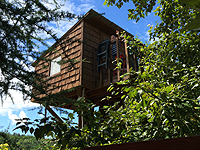 Treehouse lookout deck