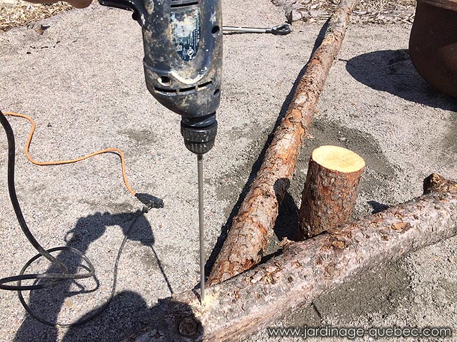 Construire le support d'une marmite en fonte comme jardini�re suspendue