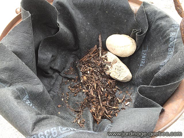 Conception d'un bac � fleur en utilisant un chaudron en fonte