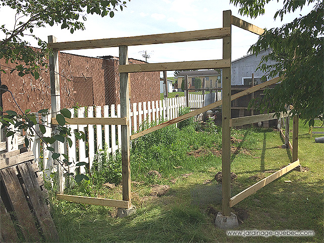 Porte et structure pour volière et poulailler