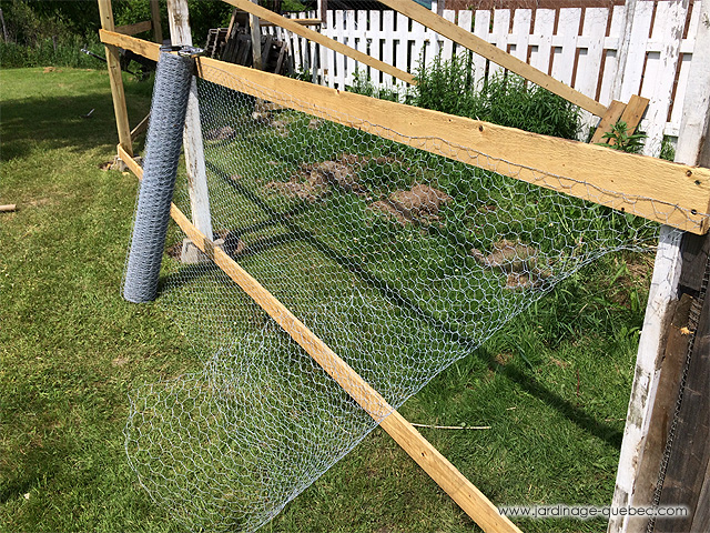 Comment fixer la broche à poule