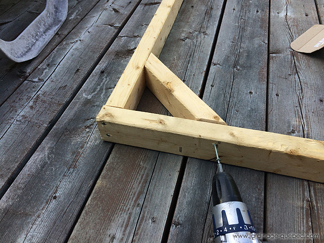 Assembler porte volière