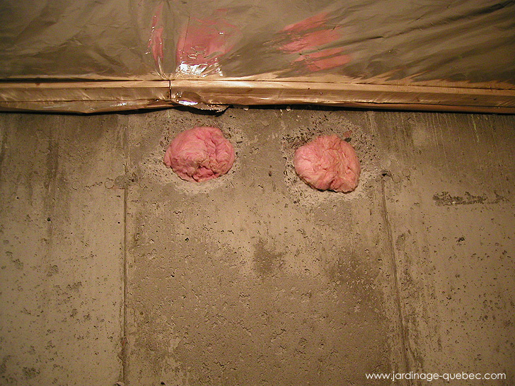 Trous pour l'aération de la chambre froide - Photos Jardin Le Jardin des Patriotes - Pascal Tremblay La Baie Québec