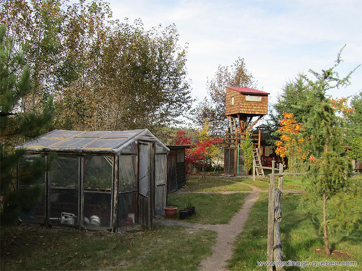 Photos Jardin L'Autre Monde - Serge Tremblay La Baie Québec - Serre et Cabane dans les arbres