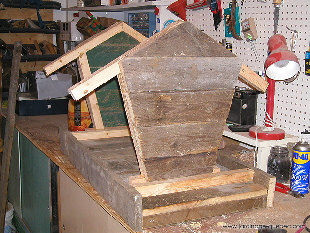 Comment construire une mangeoire pour les oiseaux