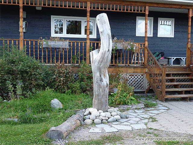 Branchement électrique au jardin - Idée de support décoratif