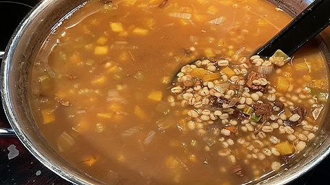 Soupe à l'orge et au boeuf