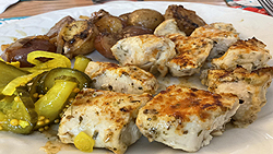 Viandes et Substituts - Recette de Brochettes de poulet style Casa grecque