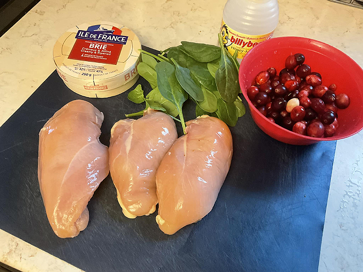 Poitrines de poulet farcies aux canneberges et brie