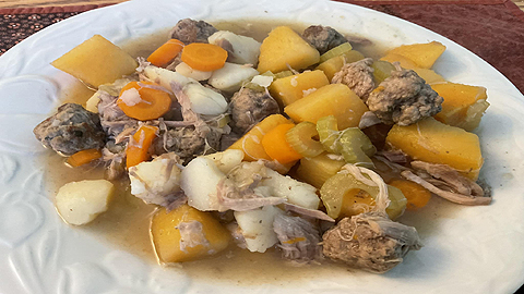 Recette de Ragoût de pattes de cochon et boulettes