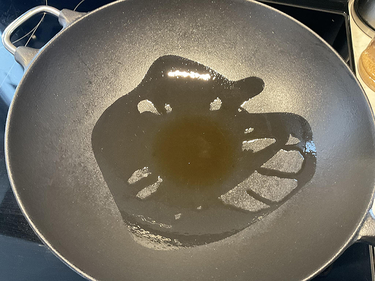 Poulet et légumes sautés à la sauce sucrée salée