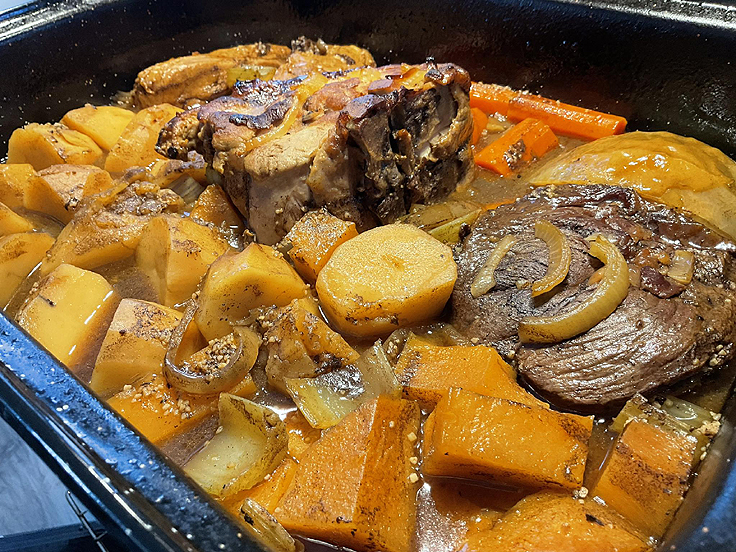 Rôti de boeuf porc et poulet