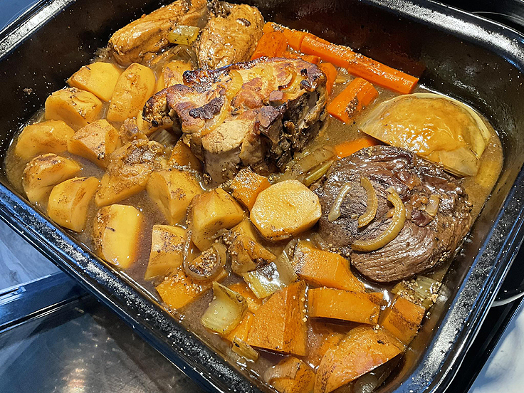 Rôti de boeuf porc et poulet