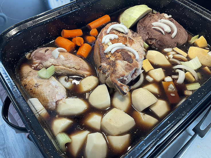 Rôti de boeuf porc et poulet