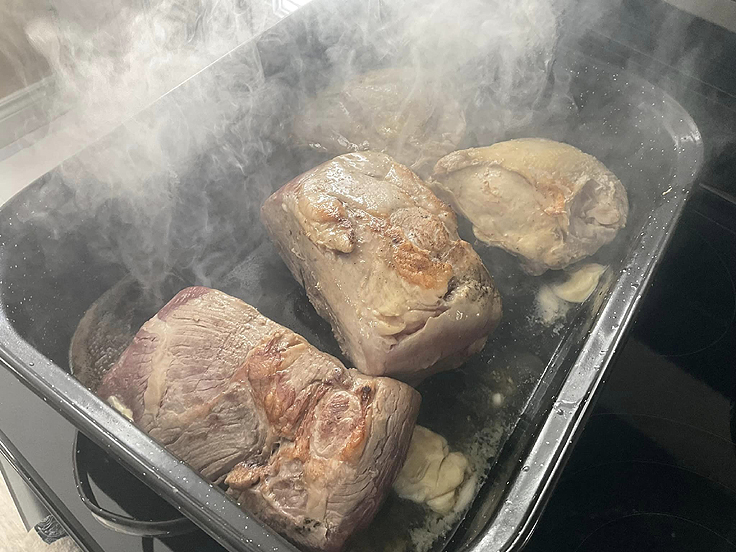 Rôti de boeuf porc et poulet