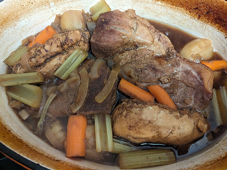 Rôti de boeuf porc et poulet