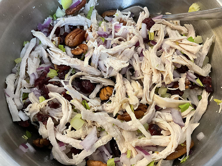 Salade canneberges pacanes et poulet