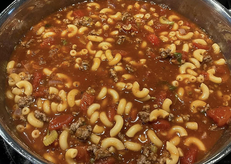 Soupe de bœuf macaronis et tomates