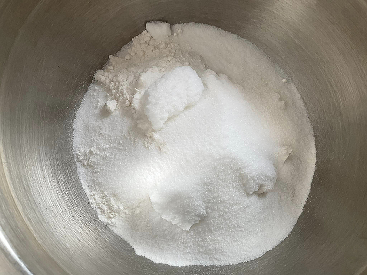 Recette de Tarte aux fraises et à la rhubarbe