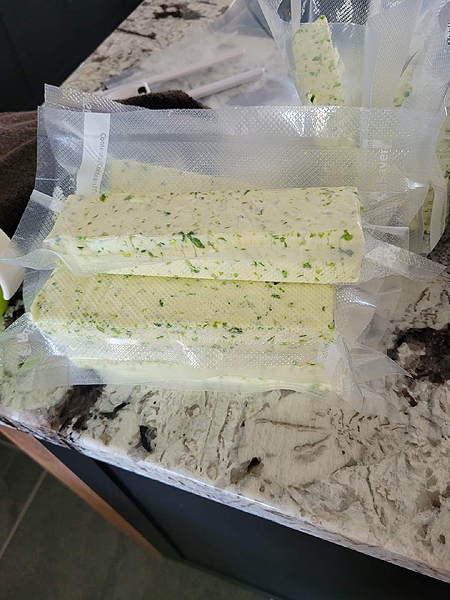 Beurre de fleurs d'ail