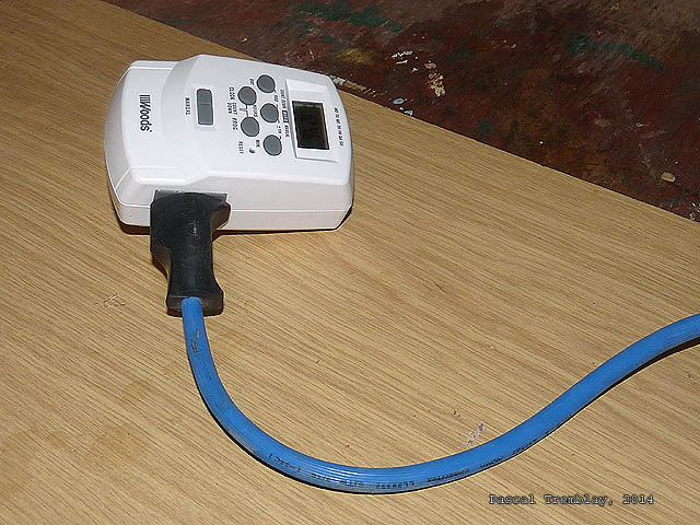 Achat et installation d'une minuterie pour la culture sous lampe fluorescente