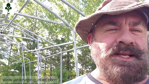 Serre avec struture en métal