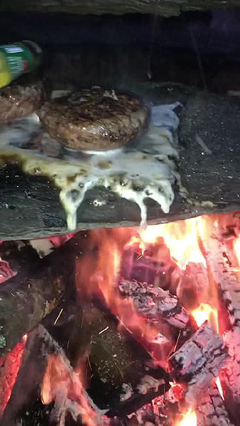 Inook four à cuisson extérieur