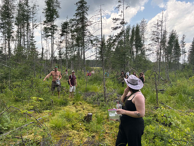 Cueillette de champignons sous la supervision de Ben Cormier