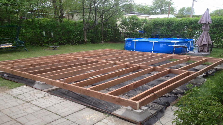 Ground level deck